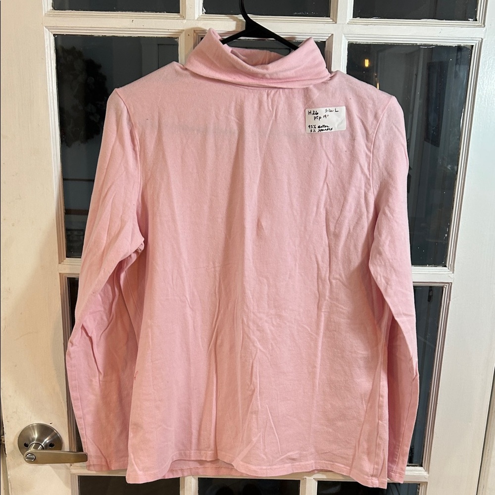 H26.    Pink Long-Sleeve Turtleneck Top - Soft Cotton